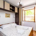 Stella - Three-bedroom With Balcony And Terrace *