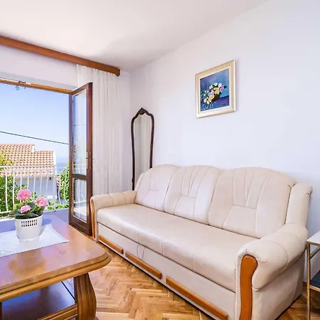 Stella - Three-bedroom With Balcony And Terrace *