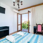 Apartament Stella - Three-bedroom With Balcony And Terrace