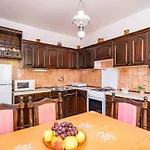 Stella - Three-bedroom With Balcony And Terrace