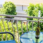 Apartament Stella - Three-bedroom With Balcony And Terrace *