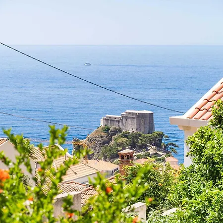 Stella - Three-bedroom With Balcony And Terrace