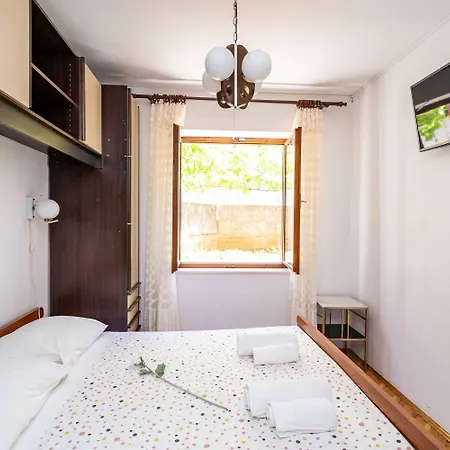 Stella - Three-bedroom With Balcony And Terrace Apartman *