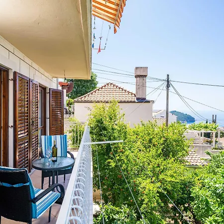 Stella - Three-bedroom With Balcony And Terrace Apartman *