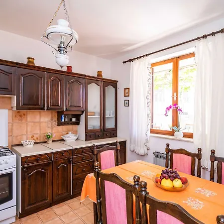 Stella - Three-bedroom With Balcony And Terrace Apartman *