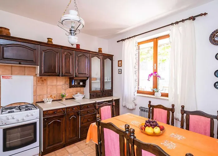 Stella - Three-bedroom With Balcony And Terrace *