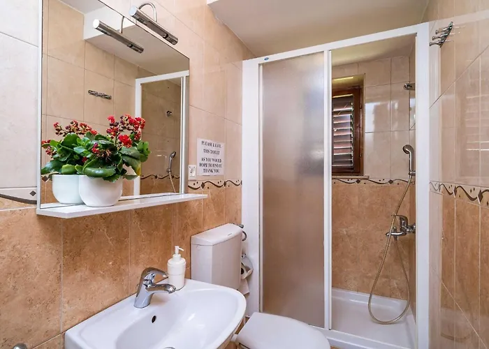 Stella - Three-bedroom With Balcony And Terrace 아파트 *