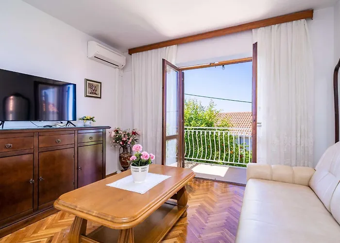 Stella - Three-bedroom With Balcony And Terrace Apartament *