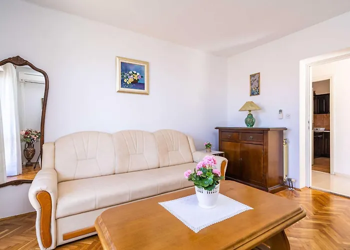 Stella - Three-bedroom With Balcony And Terrace 公寓