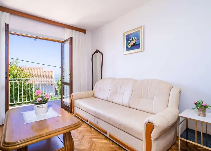 Stella - Three-bedroom With Balcony And Terrace *