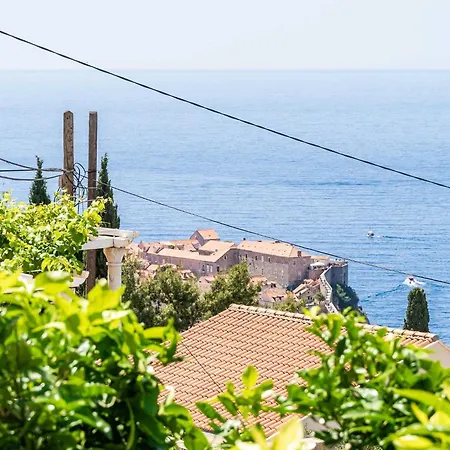 Stella - Three-bedroom With Balcony And Terrace