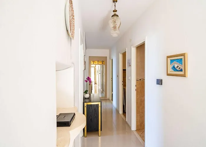 Stella - Three-bedroom With Balcony And Terrace Lägenhet *